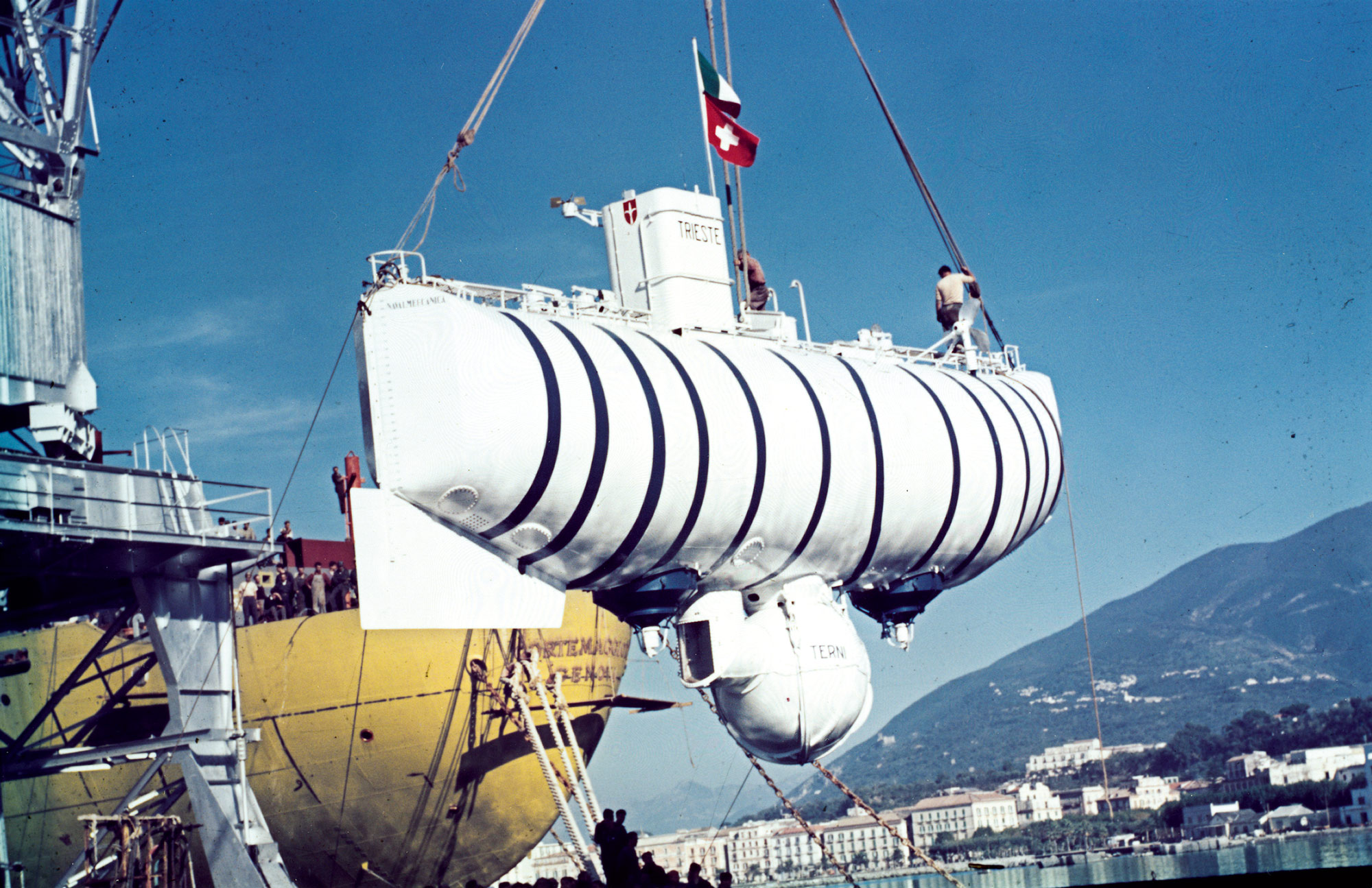 Batiscafo Trieste a Ponza 1953 - 3 Batiscafo Trieste a Ponza 1953
