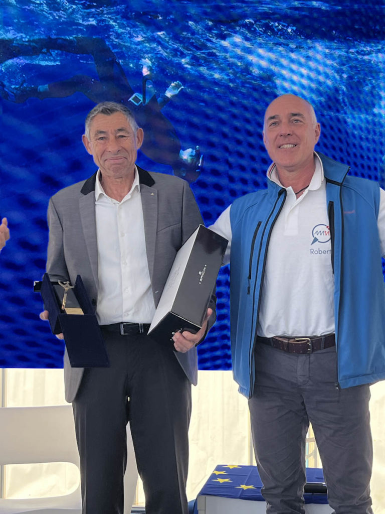 Conferimento del Tridente d'Oro a François Sarano ricercatore francese per le sue ricerche sui capodogli.