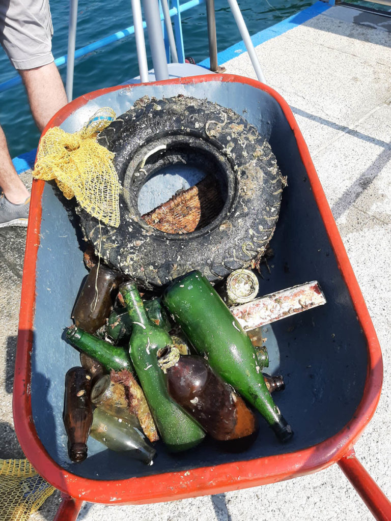 Materiale recuperato durante la pulizia fondali dello storico "Bagno Ausonia" - 2022